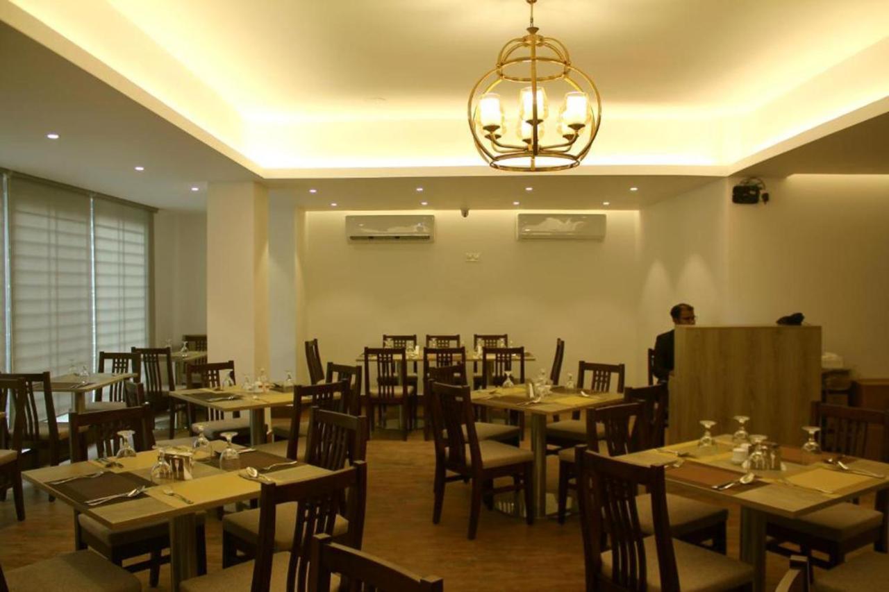 Priyo Nibash Stylish Residential Hotel Dhaka Esterno foto
