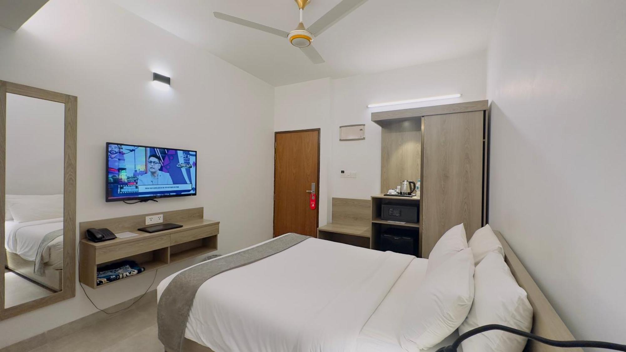 Priyo Nibash Stylish Residential Hotel Dhaka Esterno foto