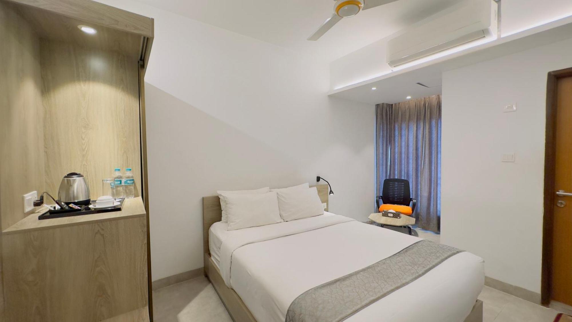 Priyo Nibash Stylish Residential Hotel Dhaka Esterno foto